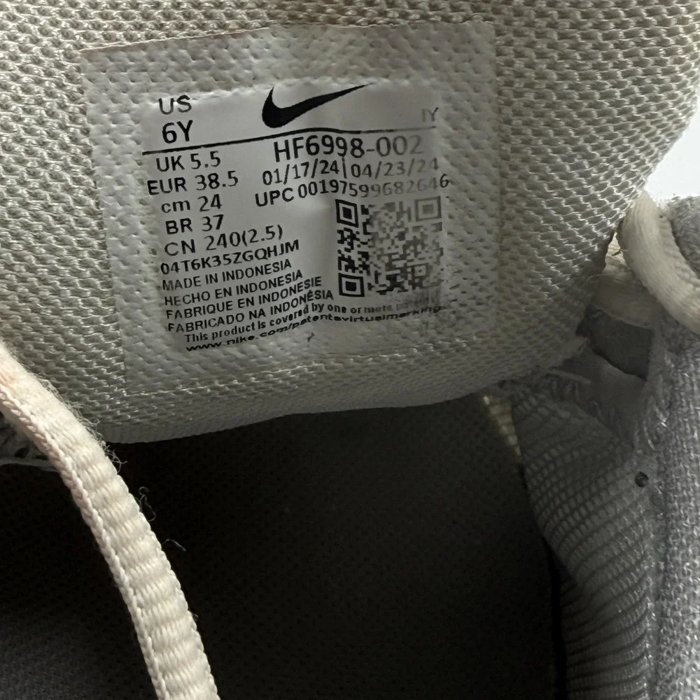 Nike vomero shoes